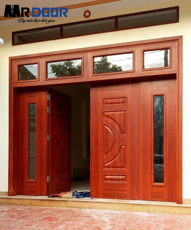 Mẫu cửa thép vân gỗ có thiết kế đơn giản được nhiều người dùng lựa chọn